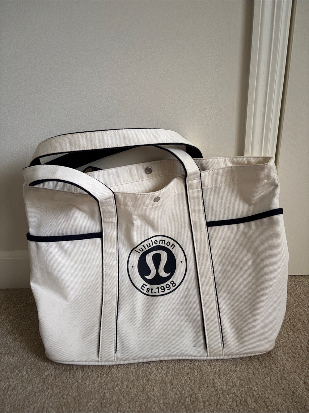 Lululemon tennis tote